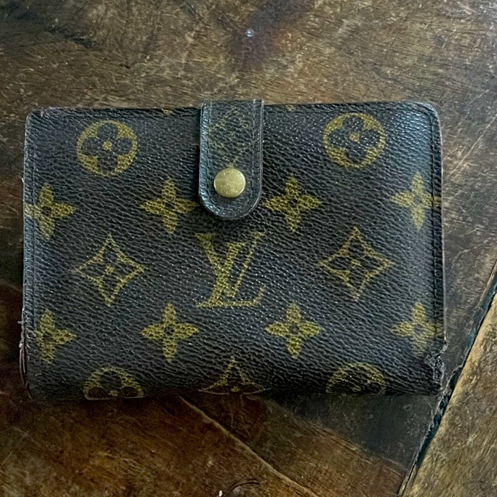 Louis Vuitton Wallet . Beautiful Authentic